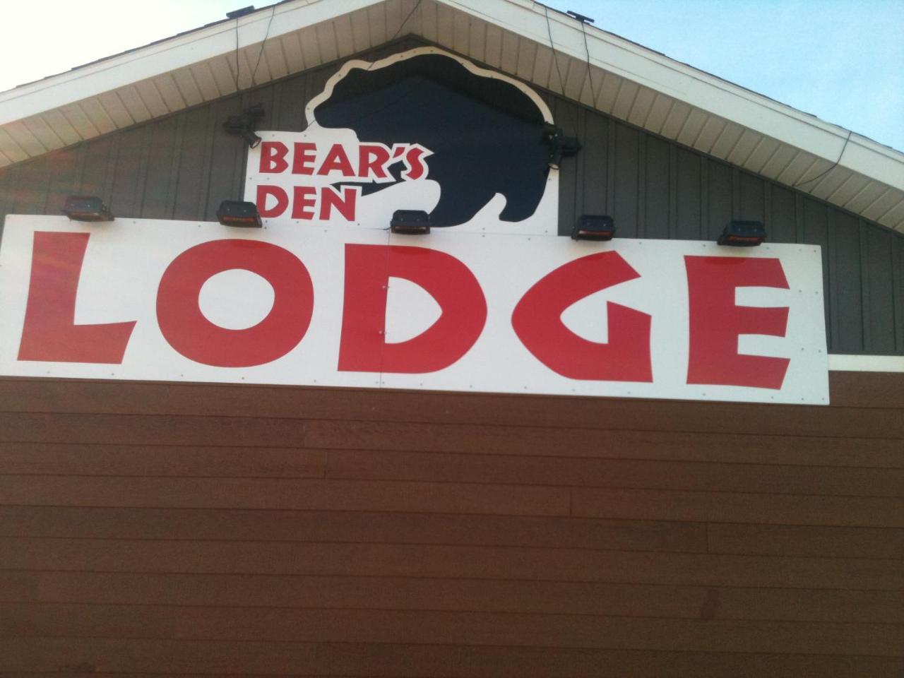 Bear'S Den Lodge Shaunavon Exterior photo